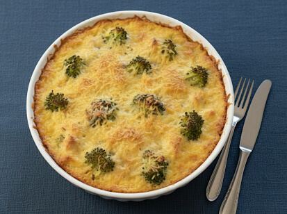 Füstölt sajtos rakott brokkoli csirkemellel